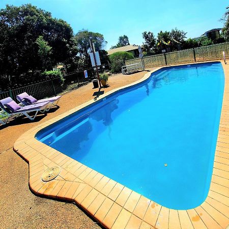 Bundaberg East Cabin And Tourist Park Экстерьер фото